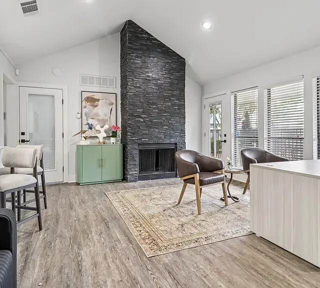 Woodbridge Townhomes — Photo 11