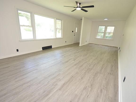 3rd image of 2020 N Rockton Ave