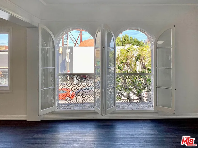 619 S La Brea Ave #2 — Photo 6