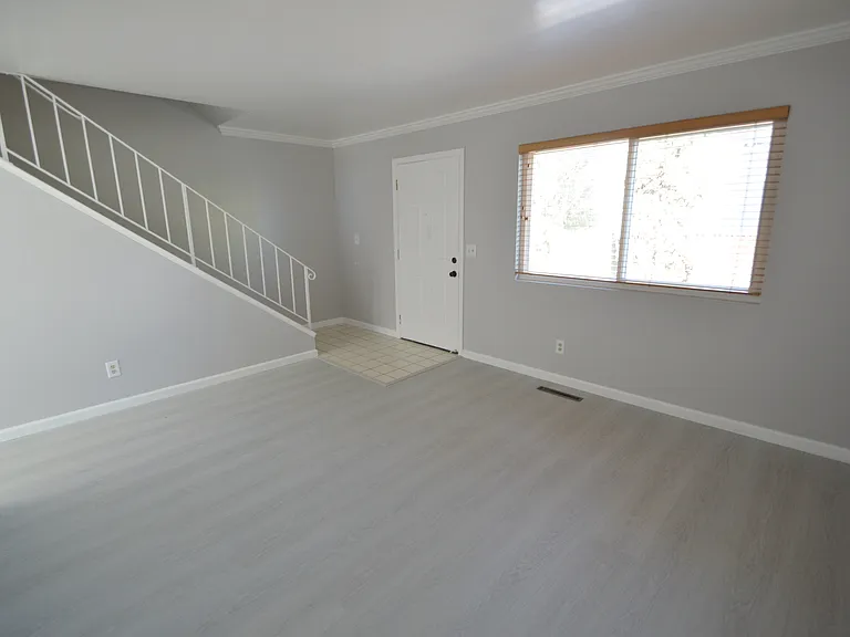 807 Palomino Dr #C — Photo 3