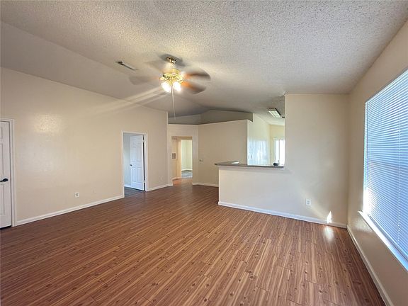 3rd image of 15743 Ridgegate Rd