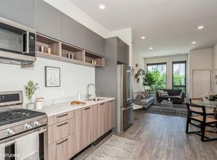854 N Larrabee St #301, Chicago, IL 60610