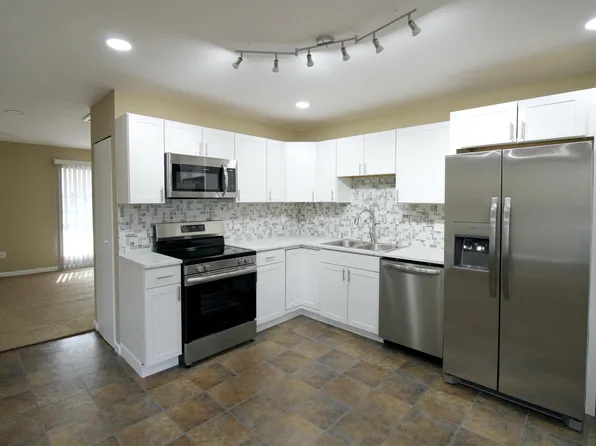 1804 Atkinson Dr, Xenia, OH 45385