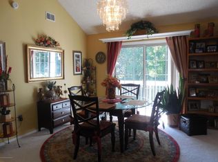 16 Lincoln Ct, Tinton Falls, NJ 07712