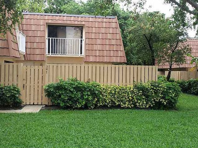 1st image of 558 Green Springs Pl #558