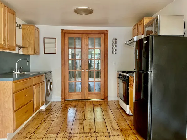 324 15th Street image 1 of 15