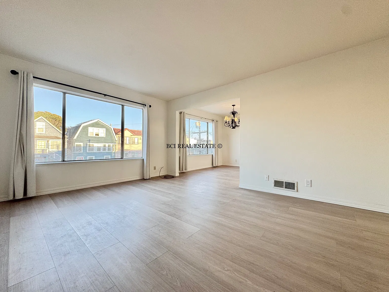3 bed, 1.5 bath, 1347 sqft, $5,350 — Photo 3