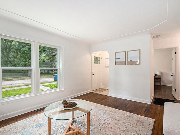 5th image of 3120 Mona St