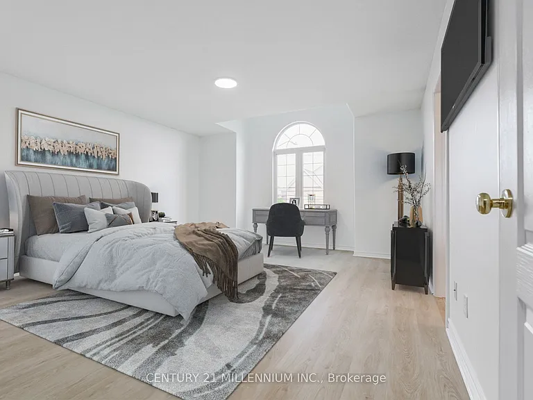 217 King St S #UPPER — Photo 15