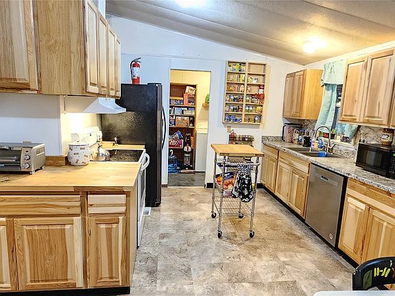 3rd image of 274 W Forest Green Lane