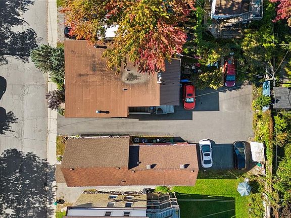 5th image of 117 Arlington Ave