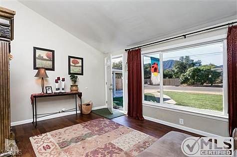 3rd image of 284 N La Luna Ave