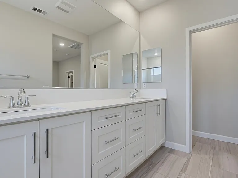 1577 Castillo #8 — Photo 9