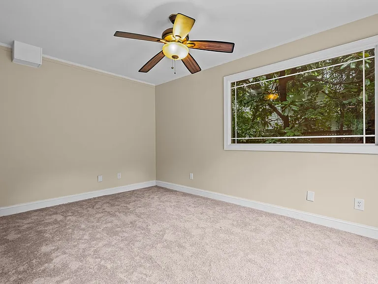 835 N Ashe St — Photo 41