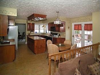 3rd image of 10 Lorric Ln