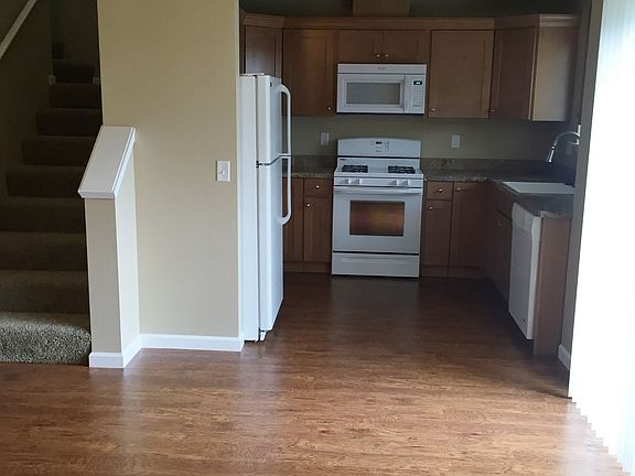 3rd image of 1925 N Prairie Ln Unit 103