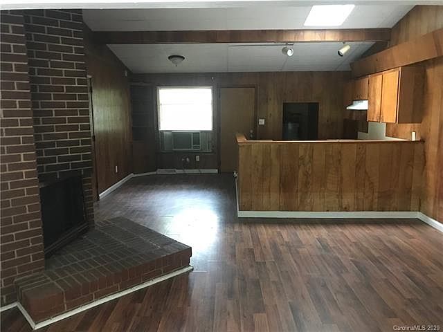 2nd image of 3700 Castlerock Dr