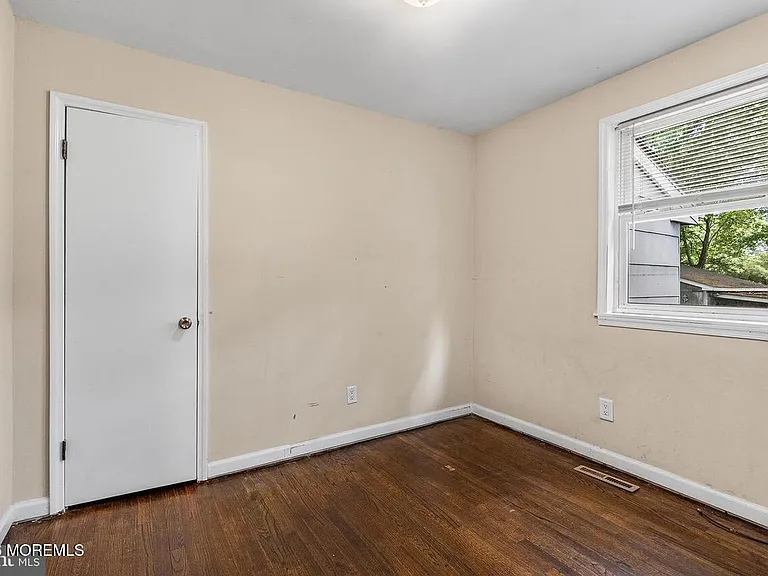 305 Ohio Ave — Photo 25