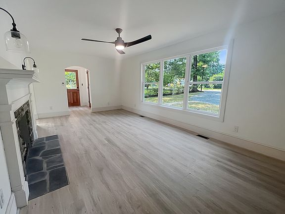 3rd image of 3212 Westover Dr