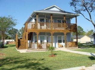 1018 Booth Ln, Alvin, TX 77511