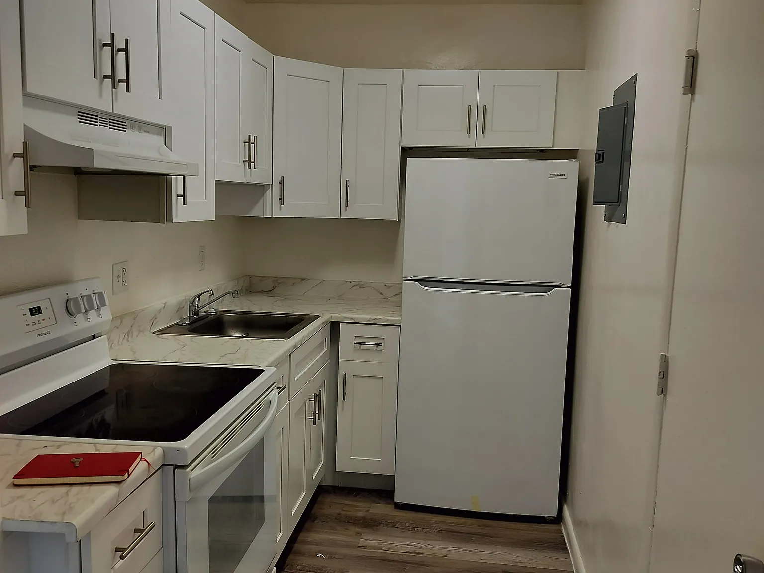 1 bed, 750 sqft, $1,400 — Photo 3