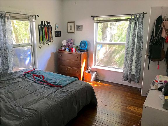 5th image of 3907 Maplewood Ave #A