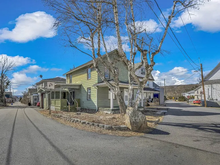 Street view, corner lot