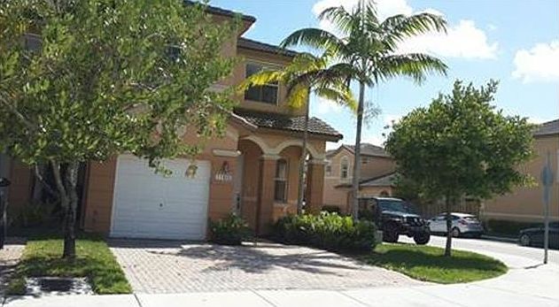 1st image of 11466 NW 77th Ln