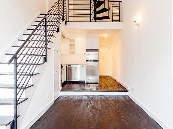 3rd image of 255 W 14th St APT 6C