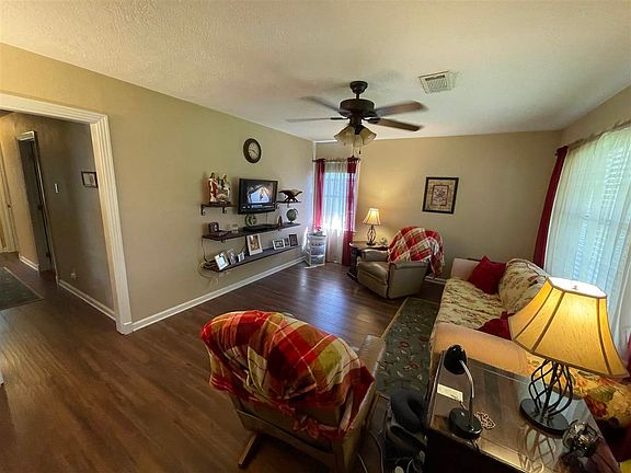3rd image of 3311 Avenue L