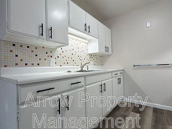 3rd image of 823 N 6th St #305
