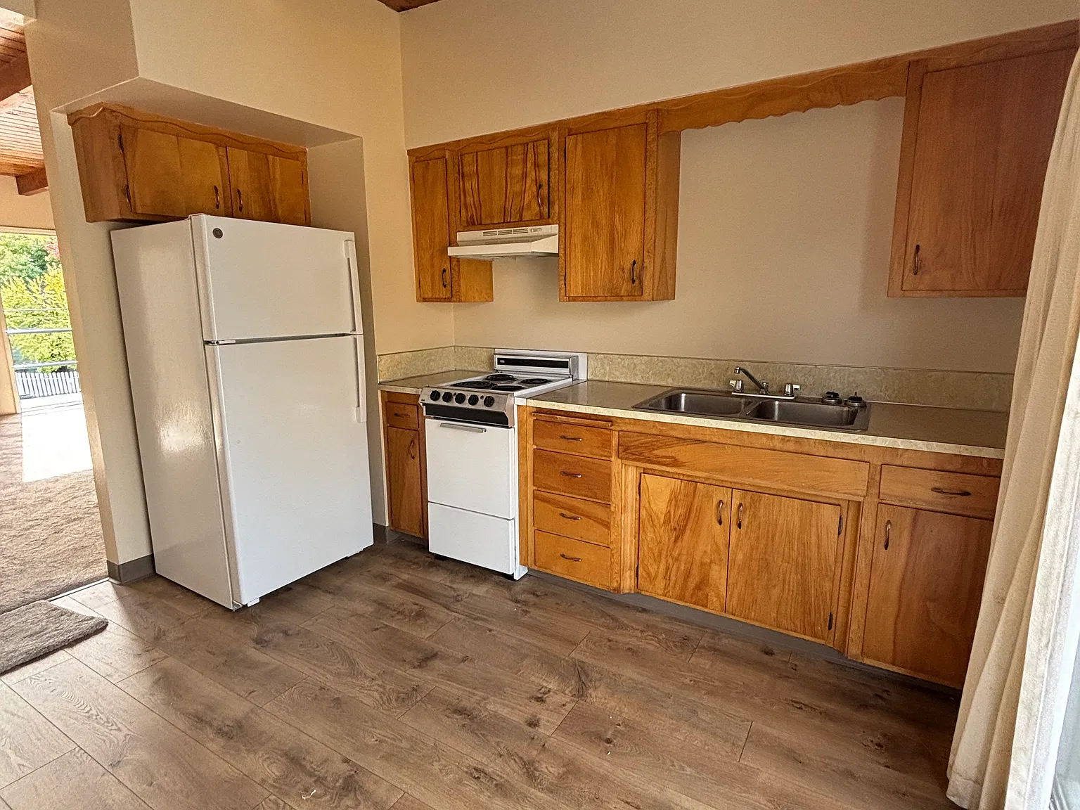 2 bed, 500 sqft, $1,095 — Photo 2