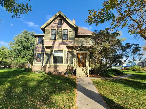 919 3rd Ave SW, Pipestone, MN 56164