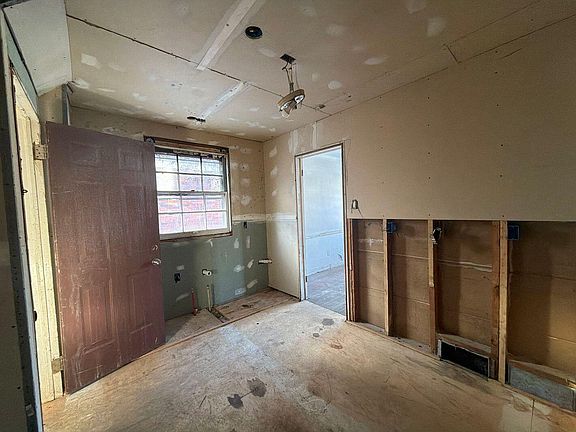 5th image of 4320 Devonshire Rd