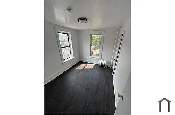 Building Photo - 160 Palisade St