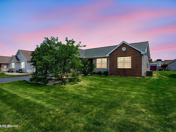 4th image of 843 Tarra Oaks Dr