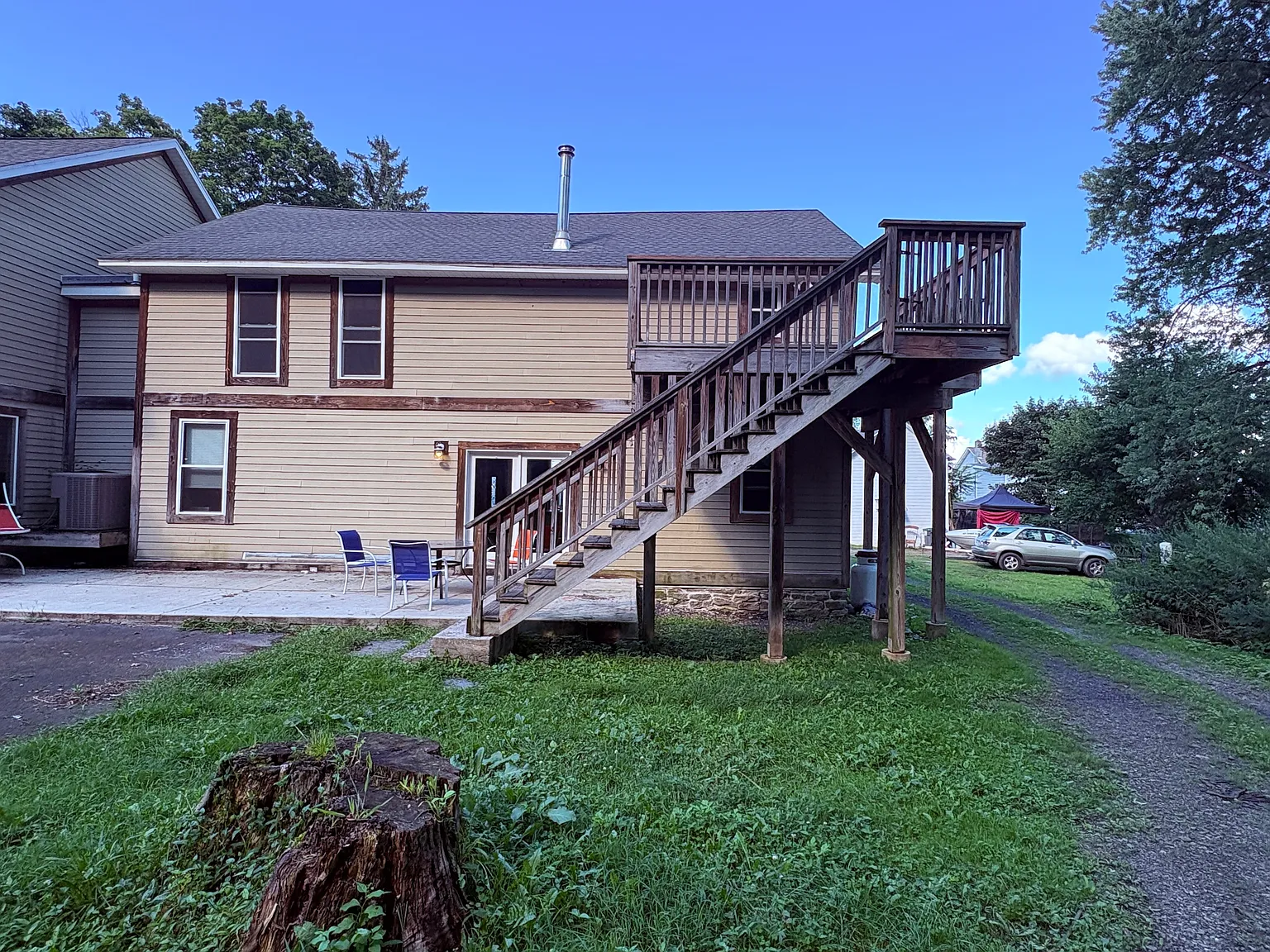 2 bed, 1040 sqft, $1,700 — Photo 2