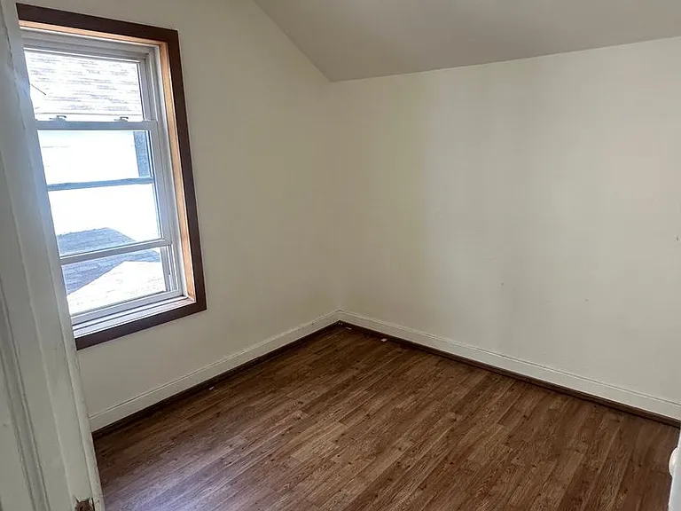202 N Lincoln St — Photo 7