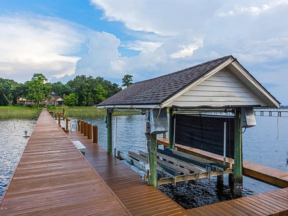 3rd image of 11548 Mandarin Forest Dr