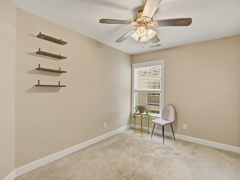 21 Oak Forest Dr #B — Photo 7