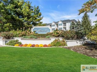 1237 Waterford Dr, Edison, NJ