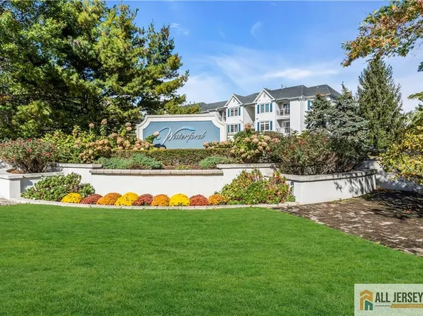 1237 Waterford Dr, Edison, NJ 08817