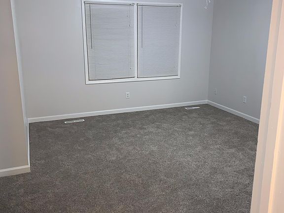 3rd image of 5322 Plaza Ave #1