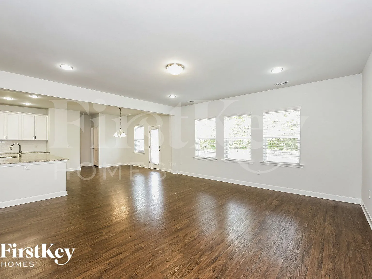 4 bed, 2.5 bath, 2890 sqft, $2,960 — Photo 4