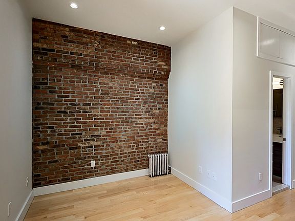 4th image of 19 Stanton St #51B