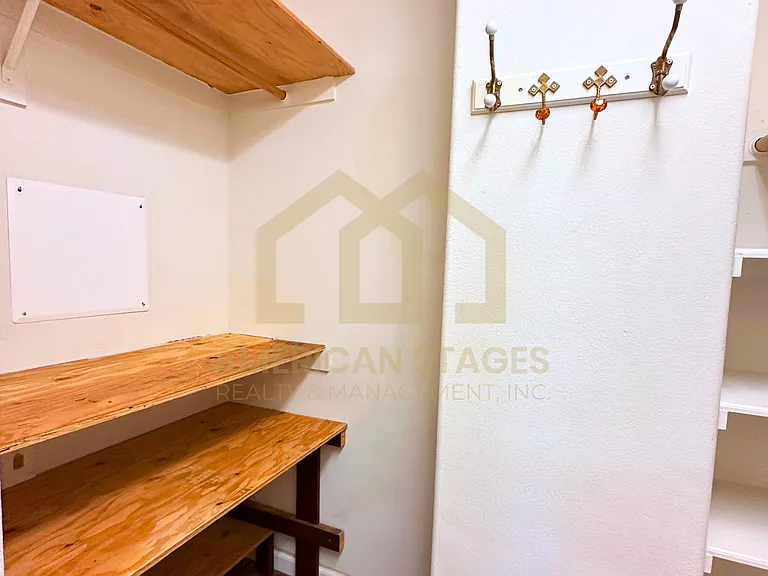 1208 Meridian Way — Photo 9