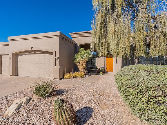 3rd image of 2756 N Cabot Cir