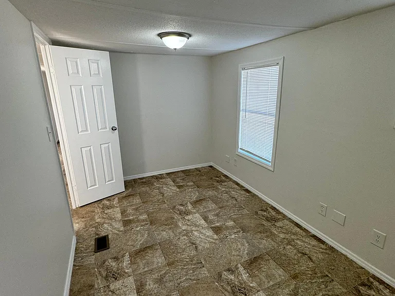 16031 Tulip Tree Dr #8 — Photo 6