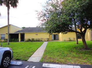 212 Sparrow Dr APT 3, Royal Palm Beach, FL 33411