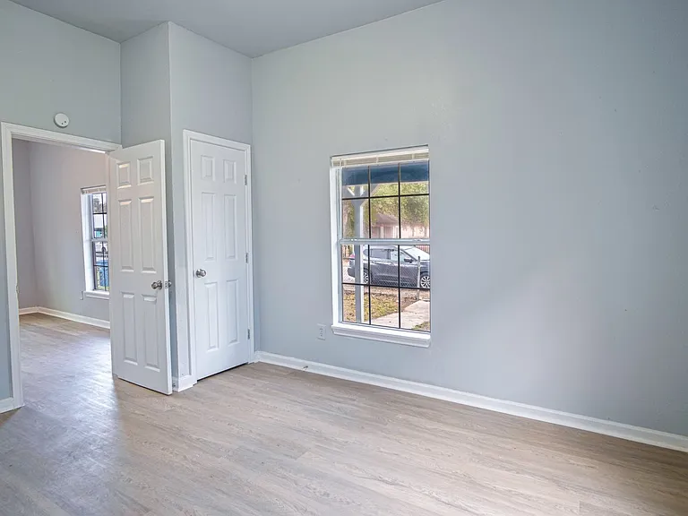 318 Vine St — Photo 7